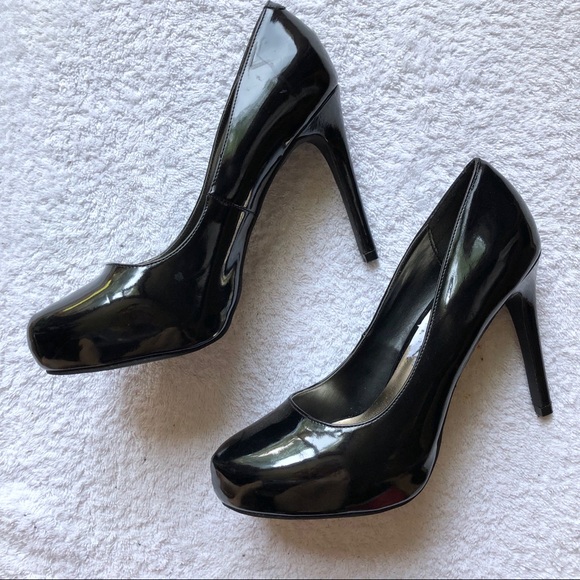 Candie’s black heels - Picture 2 of 8